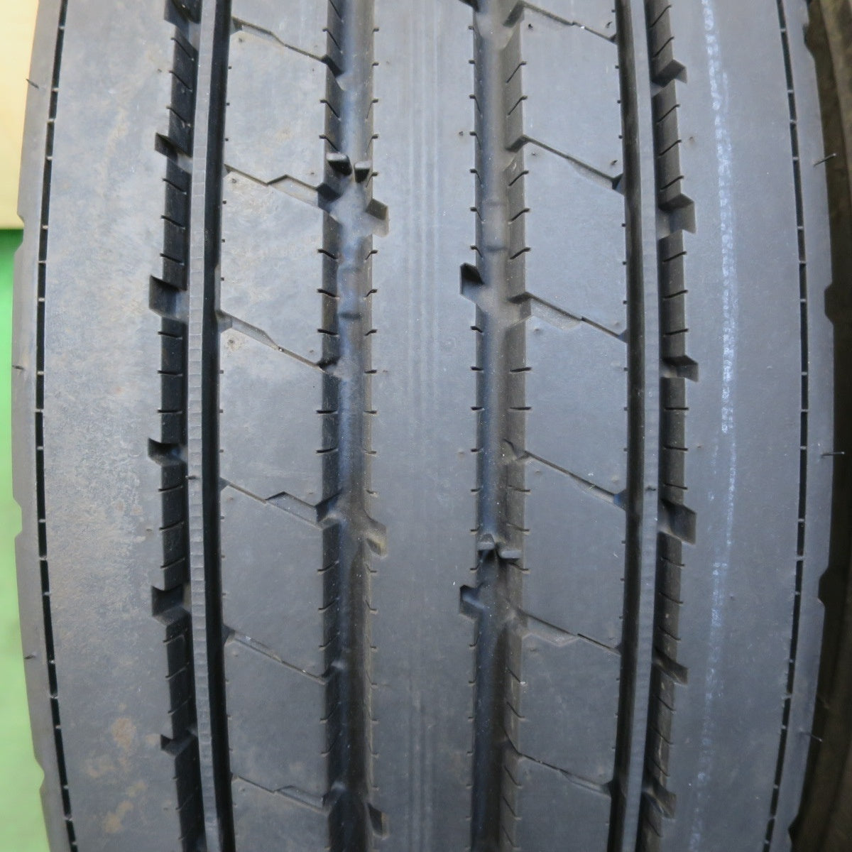 新車外し！24年！2本★トラック タイヤ 265/70R19.5 140/138J ブリヂストン R173 19.5インチ★6053004イノタ