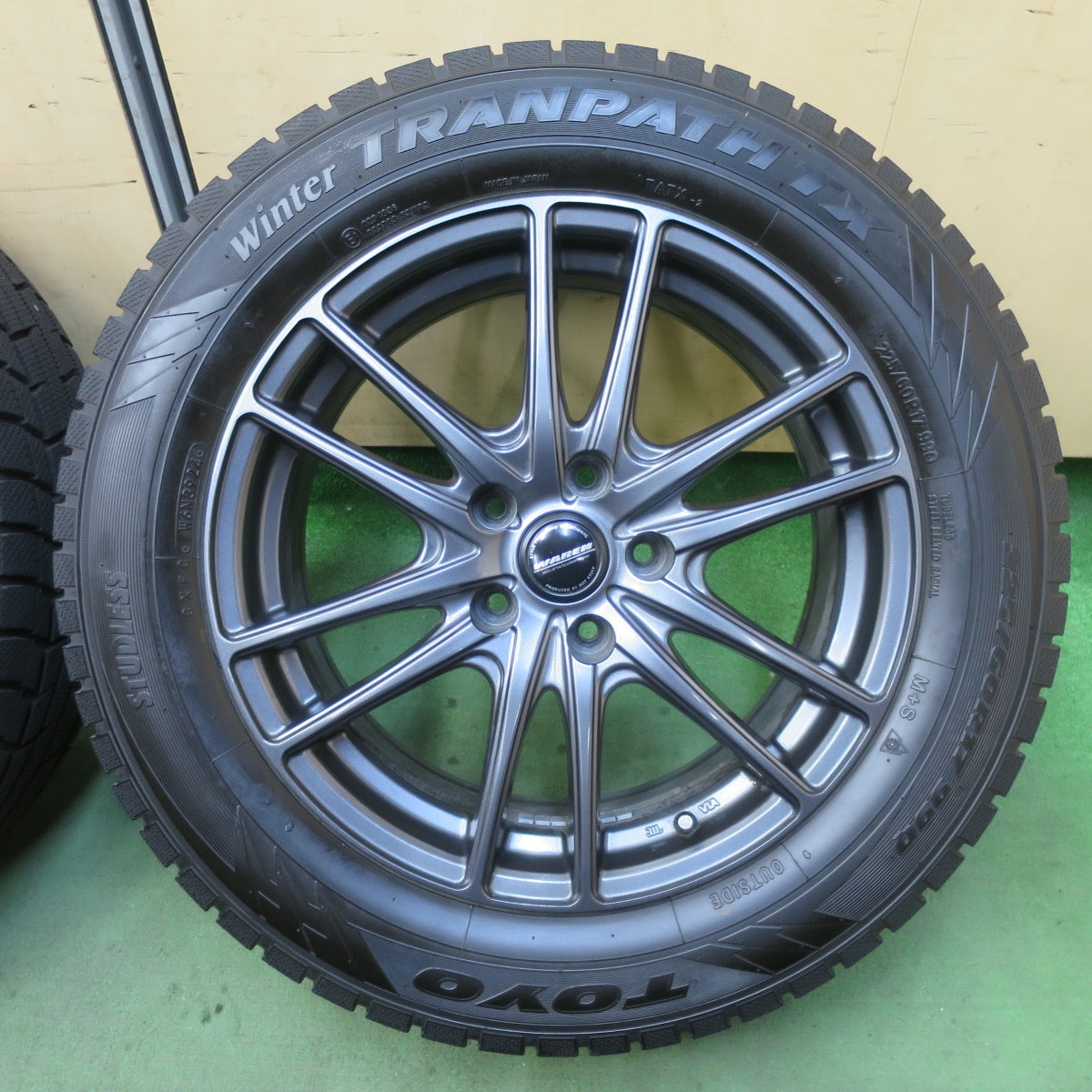 バリ溝！24年！キレイ！ほぼ10分★スタッドレス 225/60R17 トーヨー ウインター トランパス TX WAREN ヴァーレン 17インチ PCD114.3/5H★5112809TTス