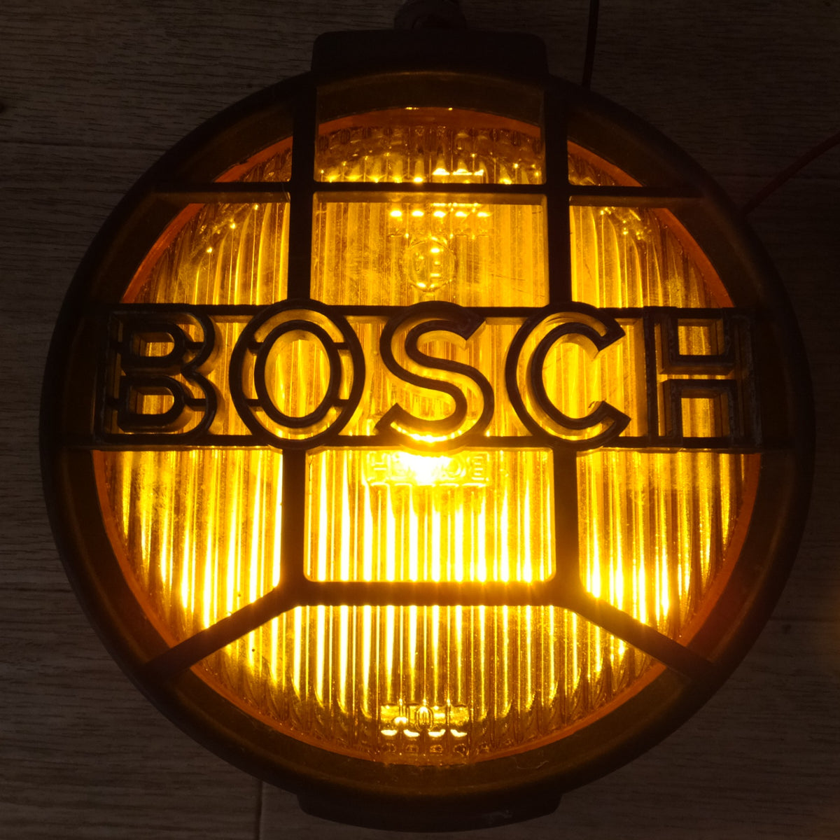 現状品★ボッシュ BOSCH ハロゲン フォグランプ E4 02994 丸形 イエローレンズ 2個 セット ガード付★