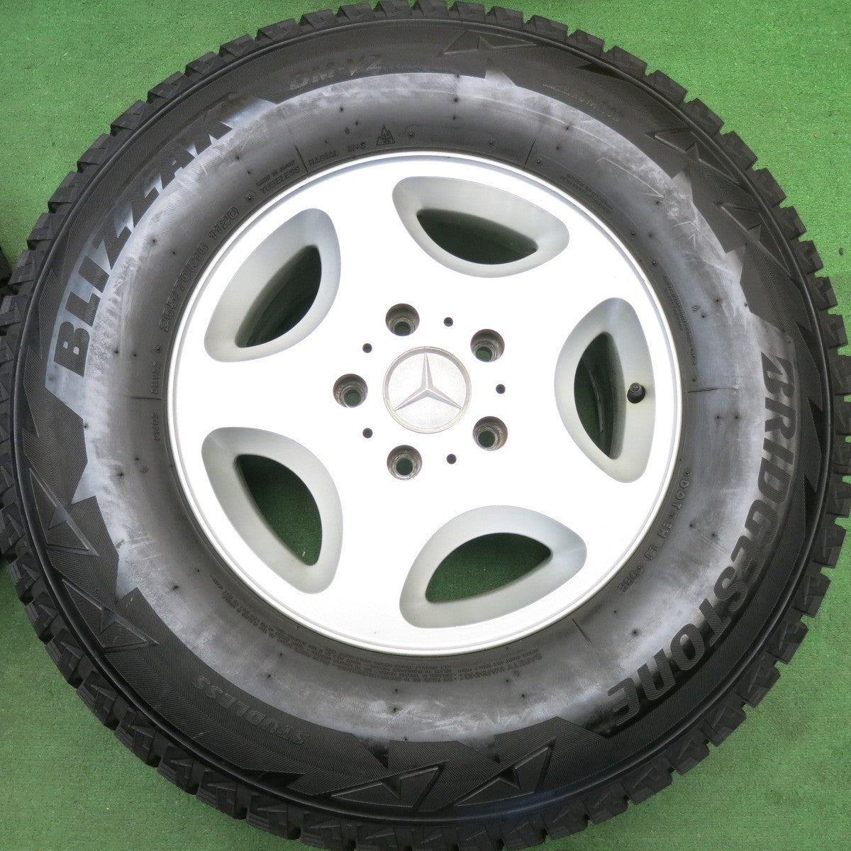 バリ溝！9.5分★ベンツ W463 Gクラス ゲレンデ 純正 265/70R16 スタッドレス ブリヂストン ブリザック DM-V2 16インチ PCD130/5H★6050201HAス