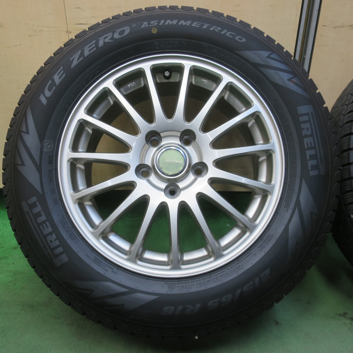 キレイ！22年◎スタッドレス 215/65R16 ピレリ アイスゼロ アシンメトリコ ECO FORME エコフォルム 16インチ PCD114.3/5H◎6080502IMス