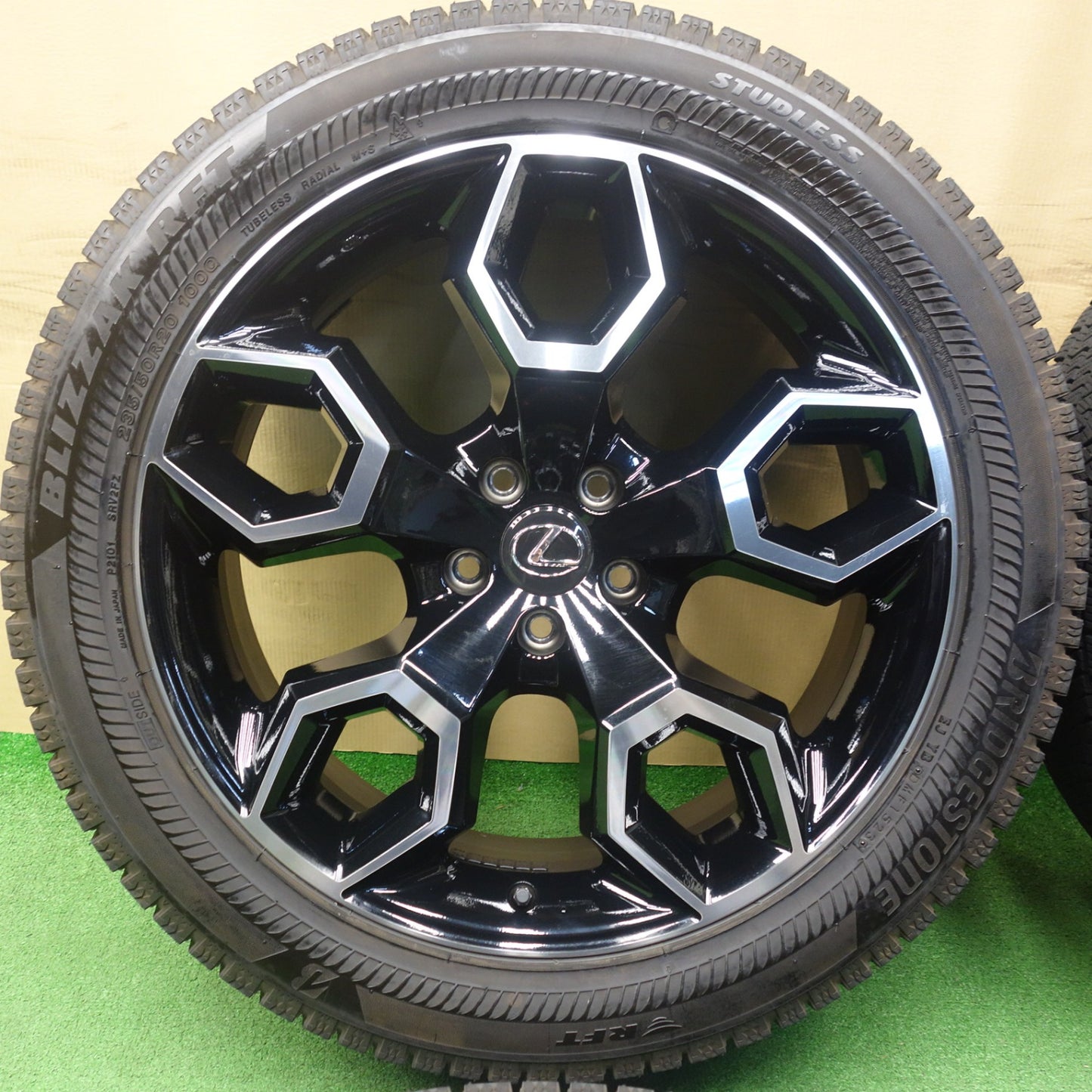 バリ溝！23年！キレイ！9分★レクサス NX 純正 OP ENKEI 235/50R20 スタッドレス ブリヂストン ブリザック RFT 20インチ エンケイ PCD114.3/5H★6051804KTス