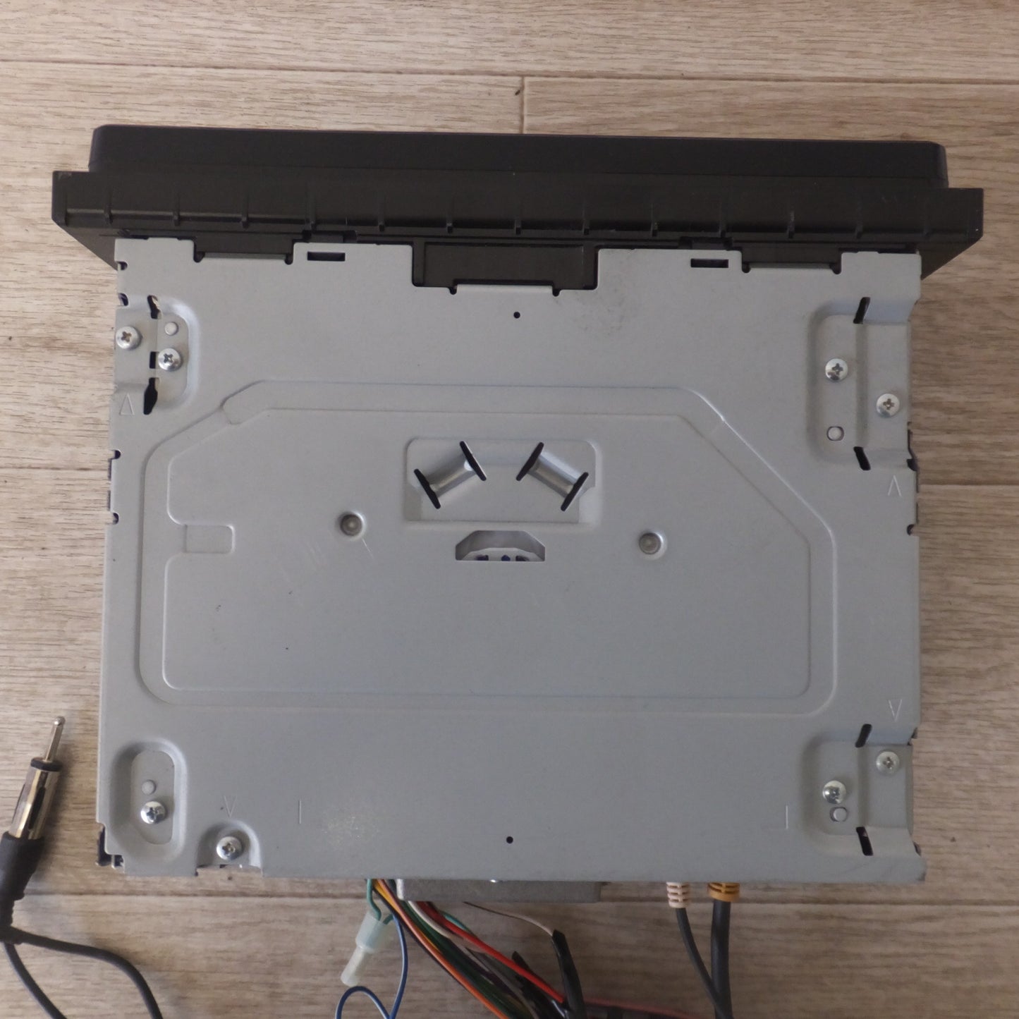 [送料無料] 現状品★カロッツェリア carrozzeria AV一体型メモリーナビゲーション 楽ナビ AVIC-RW03(100)★