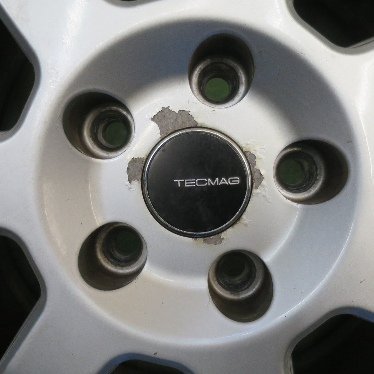 バリ溝！22年！9.5分★BMW 等 TECMAG Type 207R 235/55R17 スタッドレス ヨコハマ アイスガード iG70 テクマグ 17インチ PCD112/5H★6051801NJス