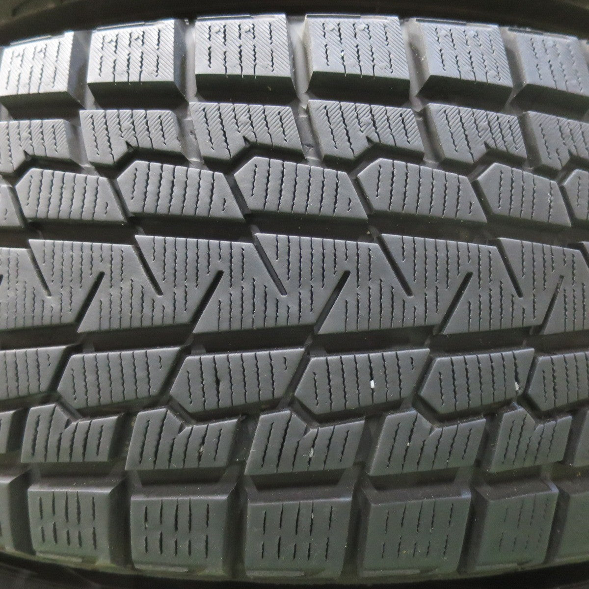 [送料無料] バリ溝！キレイ！9.5分★スタッドレス 225/65R17 ヨコハマ アイスガード G075 ESTROSA エステローザ 17インチ PCD114.3/5H★4120501イス