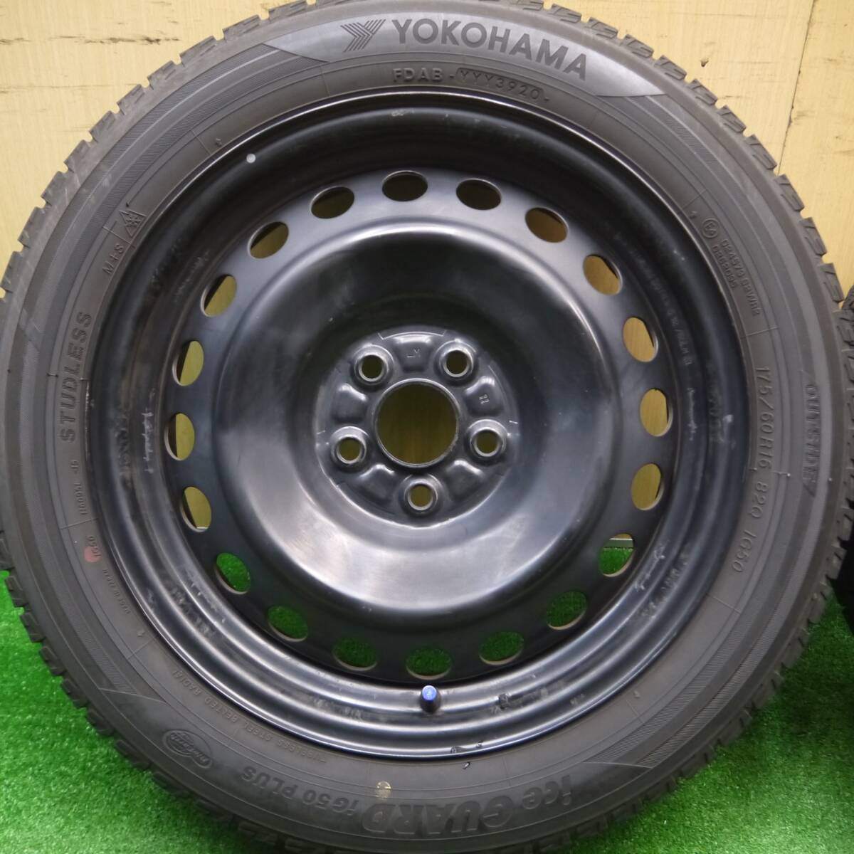 バリ溝！20年！9分★ラクティス等 175/60R16 スタッドレス ヨコハマ アイスガード iG50 プラス スチール PCD100/5H★4101607Hス