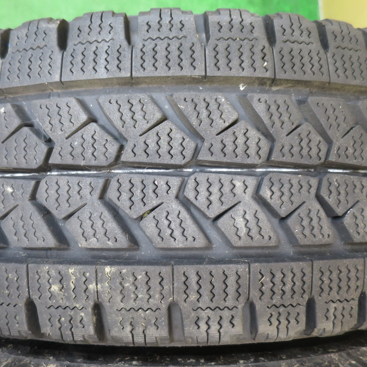 バリ溝！22年！9.5分★トラック タイヤ 225/70R16 117/115L スタッドレス ブリヂストン ブリザック W979 タイヤ 16インチ★5061901NJスタ
