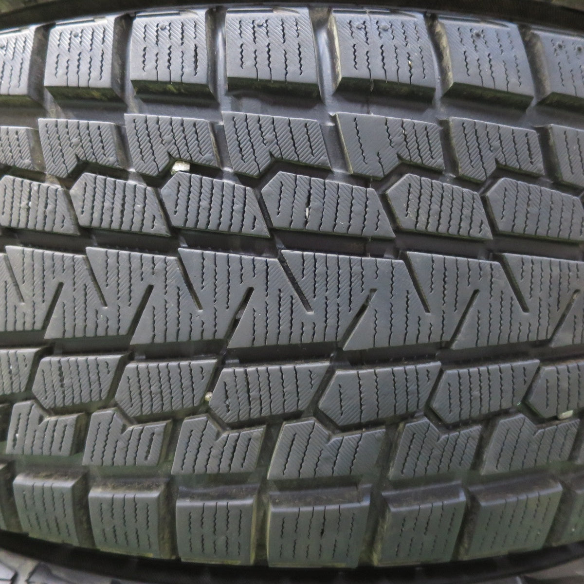 バリ溝！23年！キレイ！9.5分以上★スタッドレス 235/55R18 ヨコハマ アイスガード G075 VELVA CHARGE ヴェルヴァ 18インチ PCD114.3/5H★5040902イス