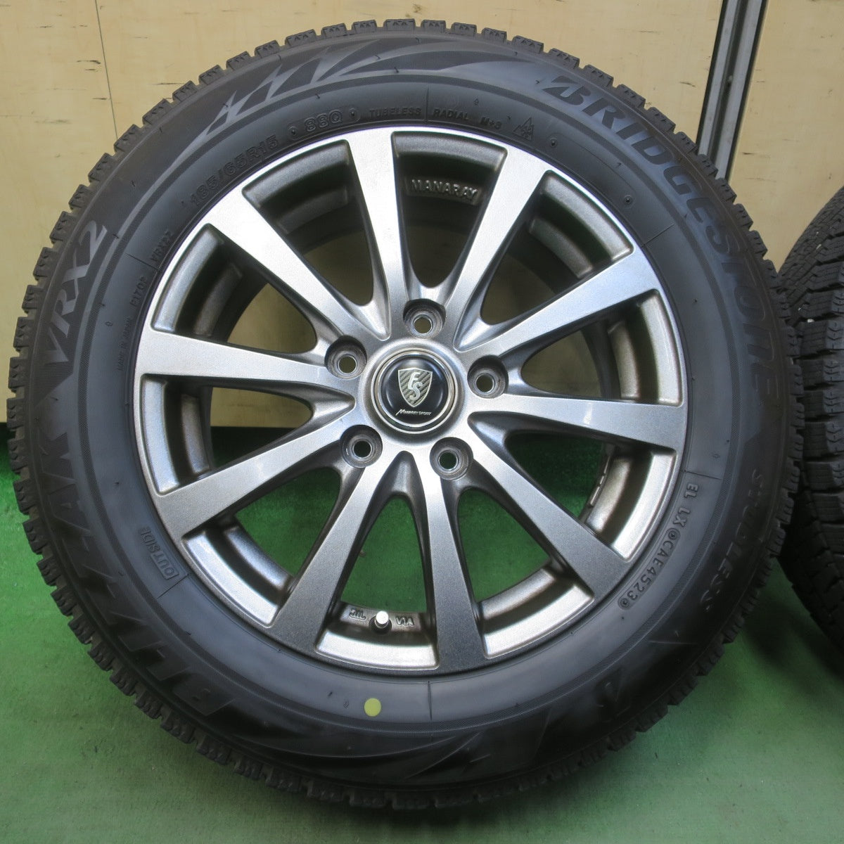 バリ溝！23年！8.5分★スタッドレス 185/65R15 ブリヂストン ブリザック VRX2 MANARAY SPORT マナレイ スポーツ 15インチ PCD114.3/5H★6051301イス