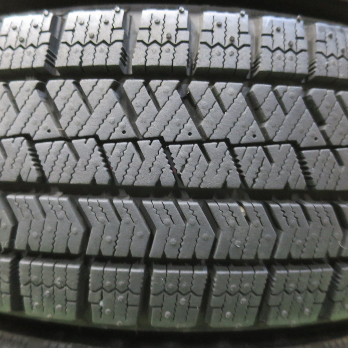バリ溝！23年！9.5分以上★スタッドレス 155/65R14 ブリヂストン ブリザック VRX2 Linz 社外 アルミ 14インチ PCD100/4H★6022114イス