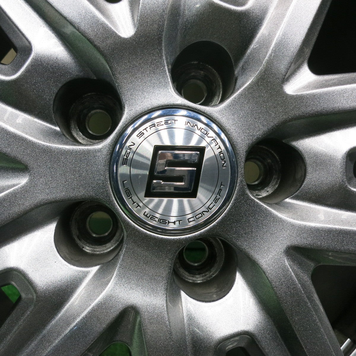 [送料無料] バリ溝！22年！キレイ！8.5分★プリウス 等 195/65R15 スタッドレス ダンロップ ウインターマックス WM02 SEIN ザイン 15インチ PCD100/5H★4112505TNス