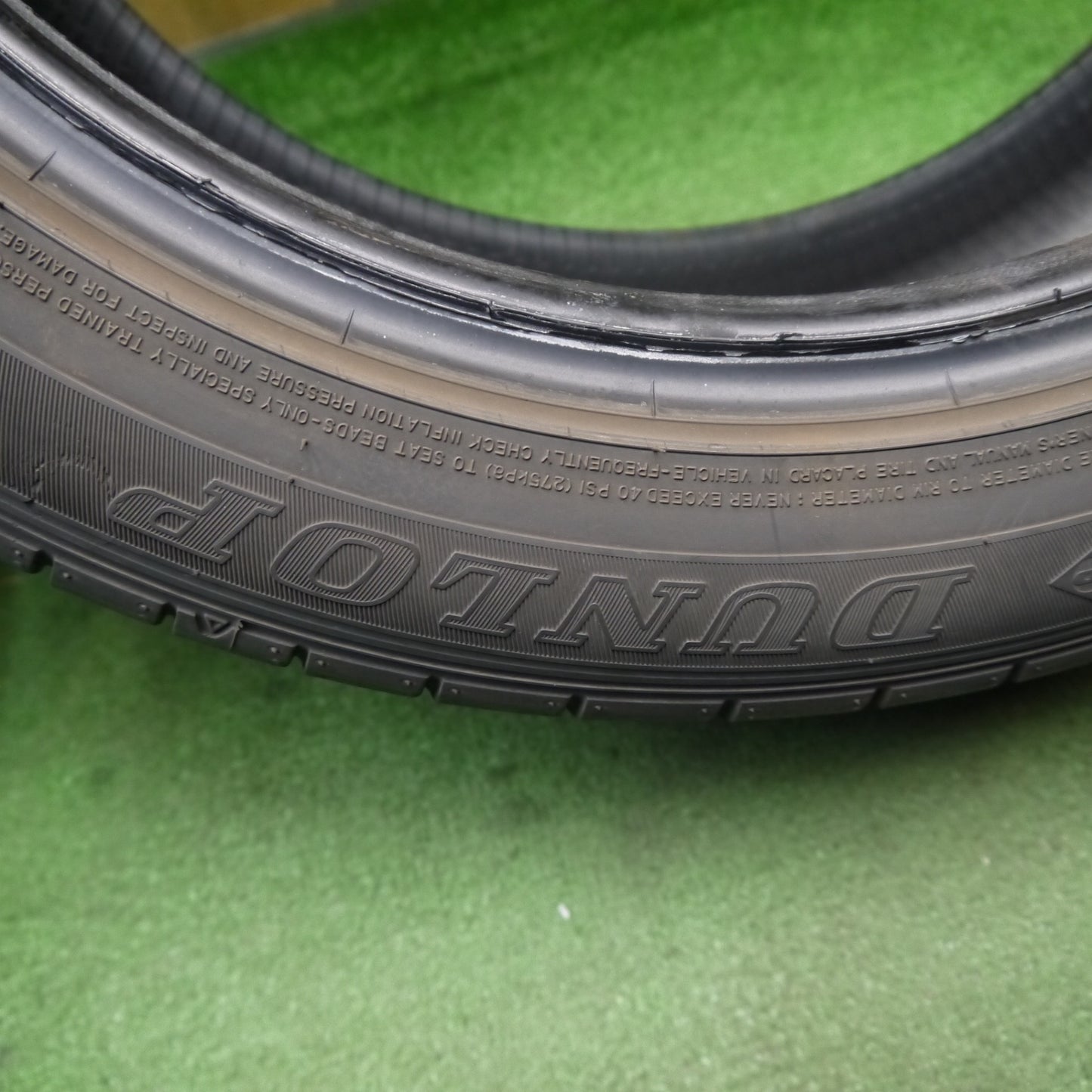 バリ溝！8.5分！2本★215/50R17 ダンロップ SPスポーツマックス 050 タイヤ 17インチ レヴォーグ プリウスα ウィッシュ 等★5060913Hノタ