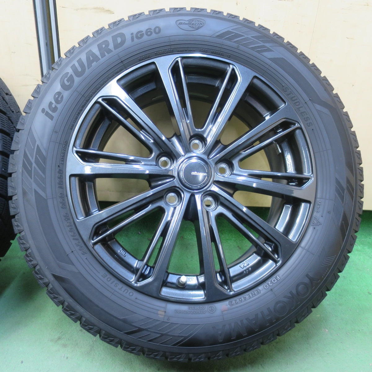 バリ溝！22年！キレイ！9.5分◎スタッドレス 205/60R16 ヨコハマ アイスガード iG60 MiLLOUS DF ミルアス 16インチ PCD114.3/5H◎6100705イス