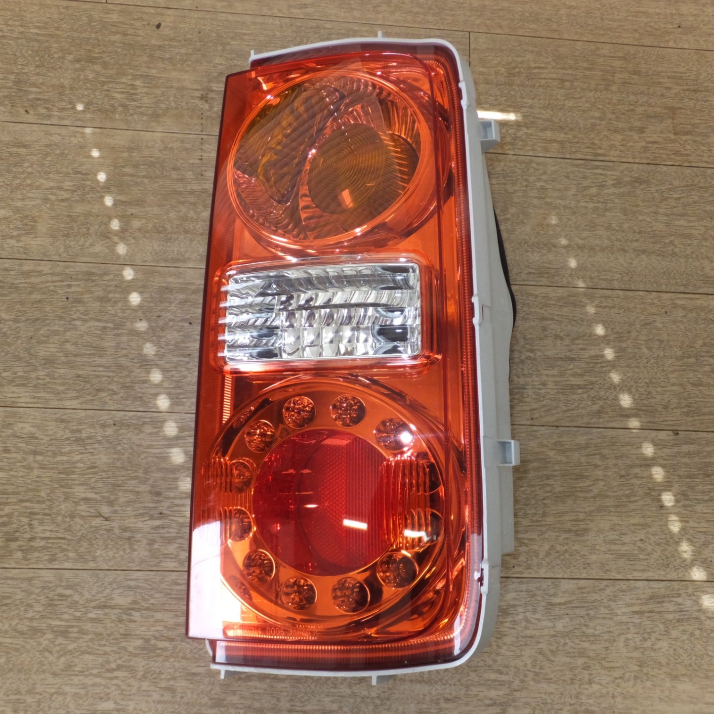 [送料無料] 新車外し 美品★トヨタ TOYOTA 純正 エルグランド 後期 E51 ME51 NE51 テールライト ICHIKOH D005 L R 左 右 セット★