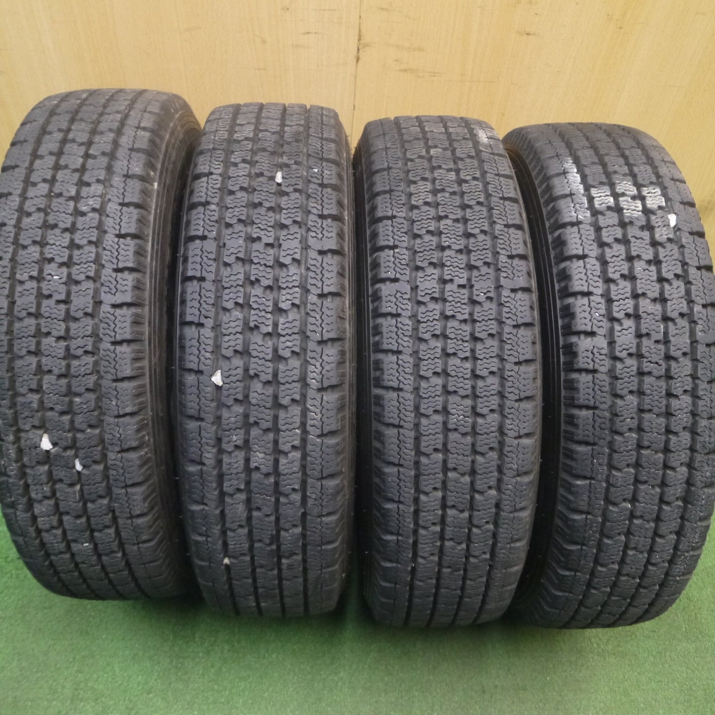 [送料無料] バリ溝！23年！9.5分★145/80R12 80/78N トーヨー デルベックス 935 スチール DELVEX 12インチ PCD100 110 114.3/4H マルチ★5022501Hス