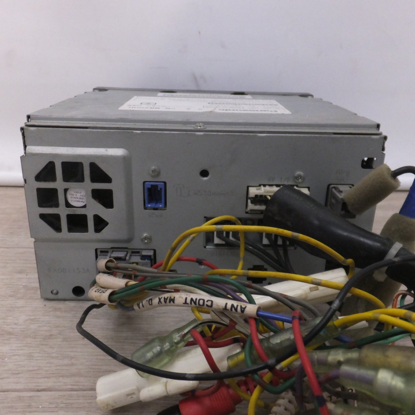 [送料無料] 現状品★パナソニック Panasonic SDカーナビステーション Strada CN-MW200D[49]★