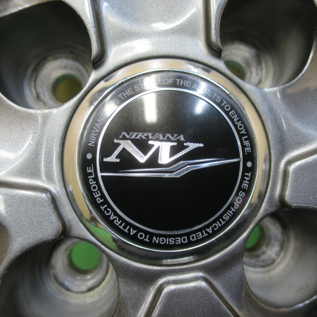 バリ溝！8.5分★スタッドレス 175/65R15 グッドイヤー アイスナビ6 NIRVANA NV ニルバーナ ニルヴァーナ 15インチ PCD100/4H★5103110イス