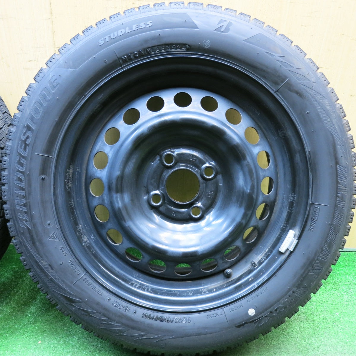 バリ溝！24年！9分★ホンダ フィット 純正 スチール 185/60R15 スタッドレス ブリヂストン ブリザック VRX2 15インチ FIT PCD100/4H★6031511HAス