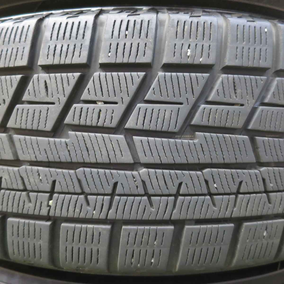 バリ溝！キレイ！9分★スタッドレス 215/60R17 ヨコハマ アイスガード iG60 BRANDLE-LINE ブランドルライン 17インチ PCD114.3/5H★6051202イス