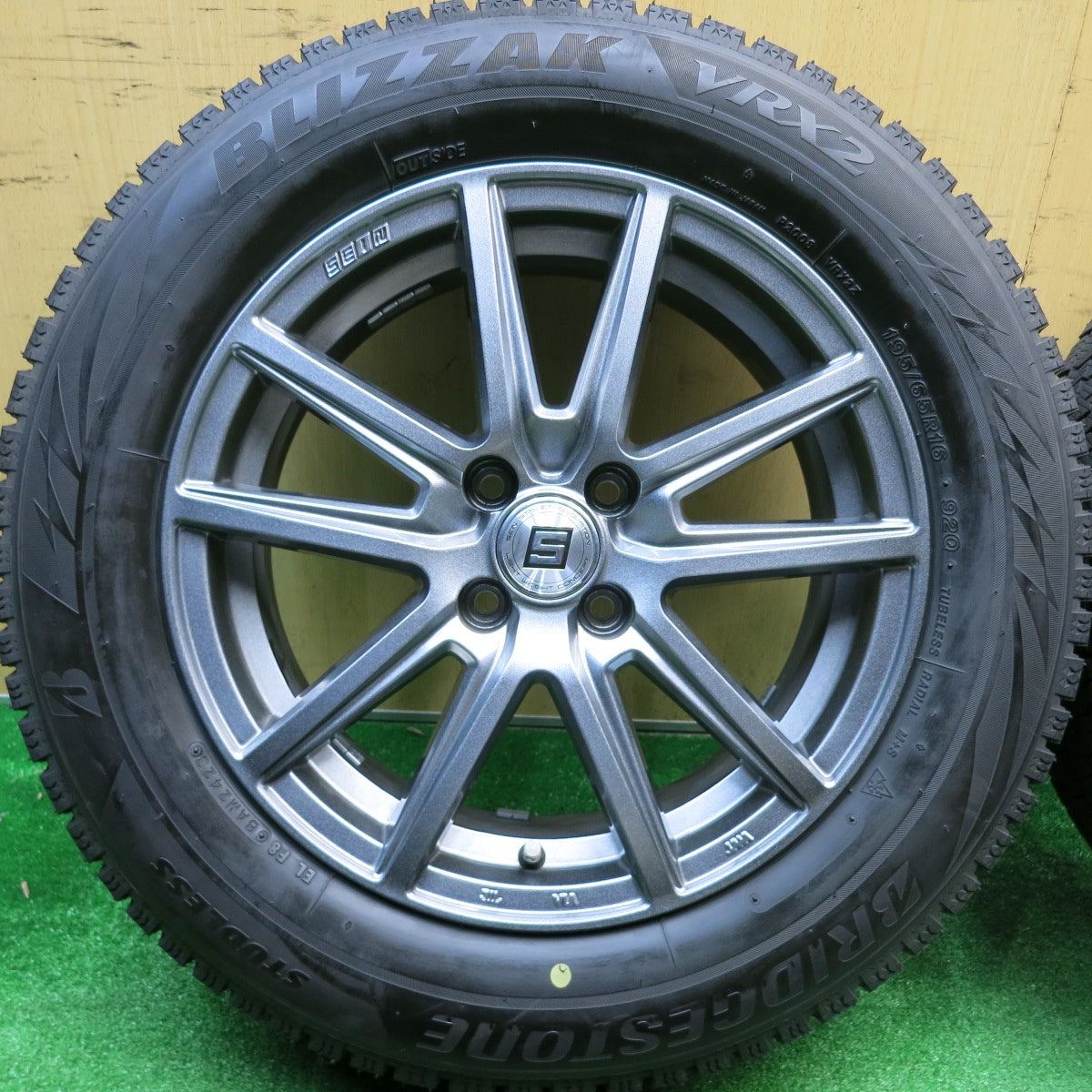バリ溝！23年！キレイ！9.5分以上★スタッドレス 195/65R16 ブリヂストン ブリザック VRX2 SEIN ザイン 16インチ PCD100/4H★5112016HAス