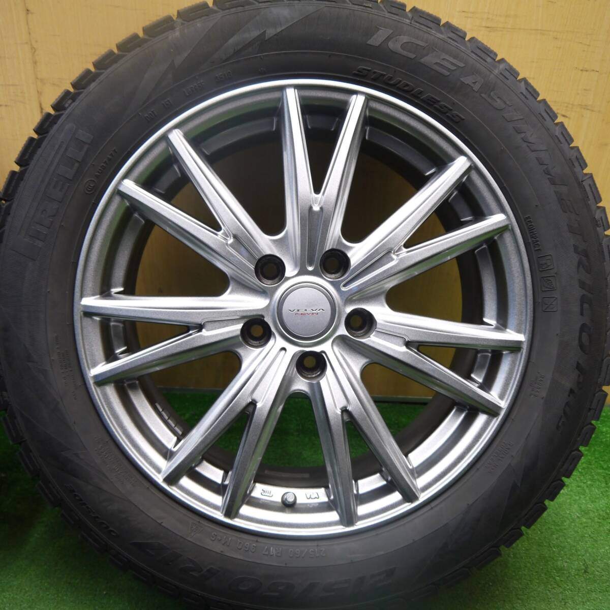 バリ溝！キレイ！8.5分★スタッドレス 215/60R17 ピレリ アイスアシンメトリコ プラス VELVA KEVIN ヴェルヴァ 17インチ PCD114.3/5H★5032403Hス