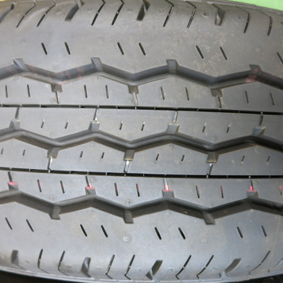 新車剥がし　BS 195/80R15 25年製　夏タイヤ　【シャ-74 ①】 新車剥がし BS 195/80R15 25年製 夏タイヤ 【シャ-74 ①】 楽天