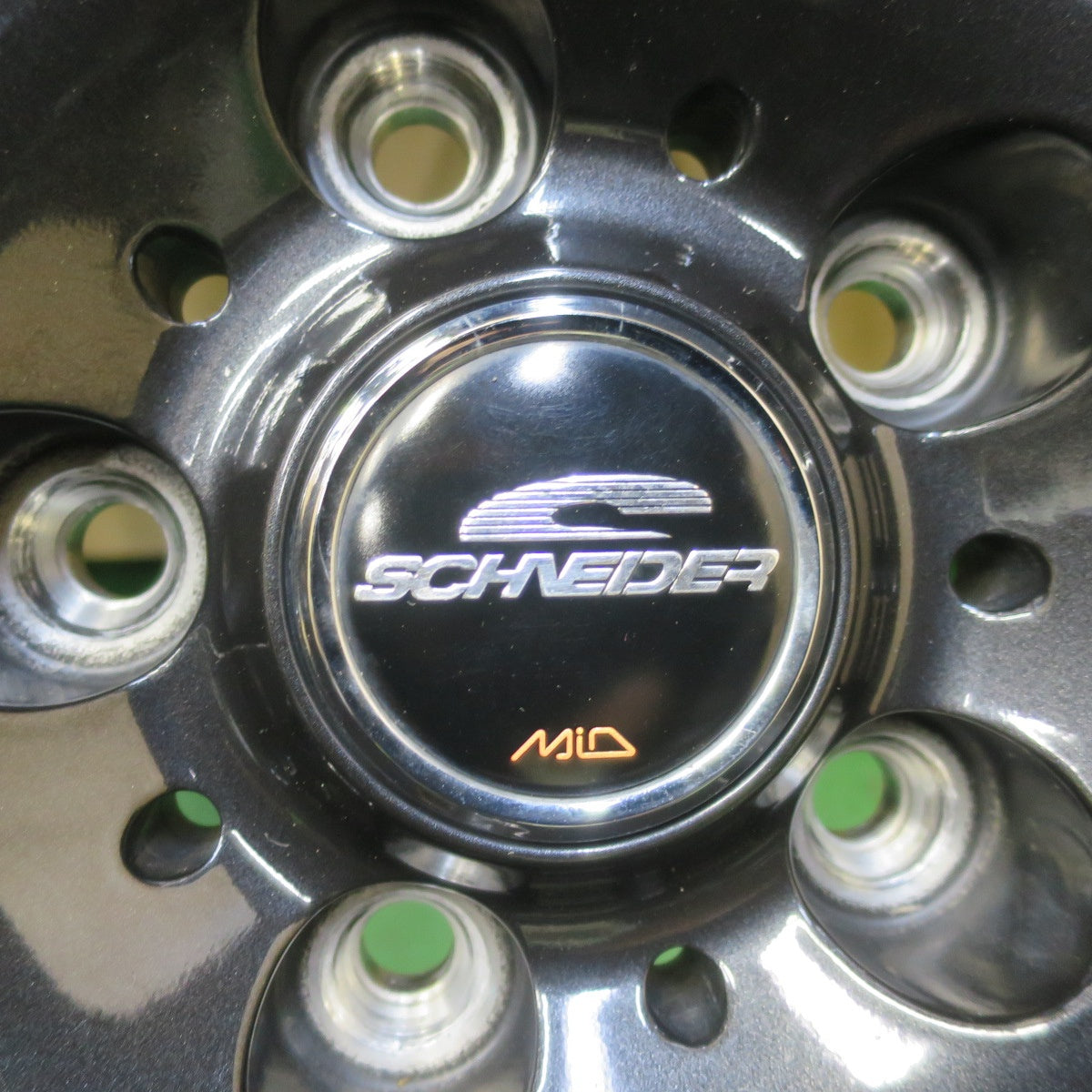 バリ溝！キレイ！9分◎スタッドレス 225/50R16 ブリヂストン ブリザック VRX2 SCHNEIDER MiD シュナイダー 18インチ PCD114.3/5H◎6081213イス