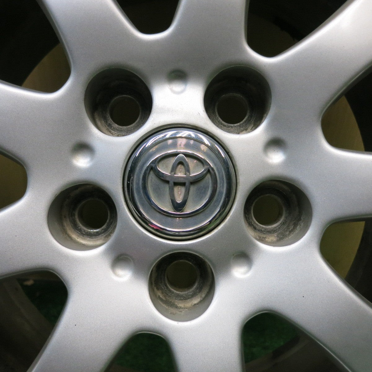バリ溝！23年！9分★トヨタ 30系 ウィンダム 純正 205/65R16 スタッドレス ピレリ アイスゼロ アシンメトリコ 16インチ PCD114.3/5H★6050203HAス