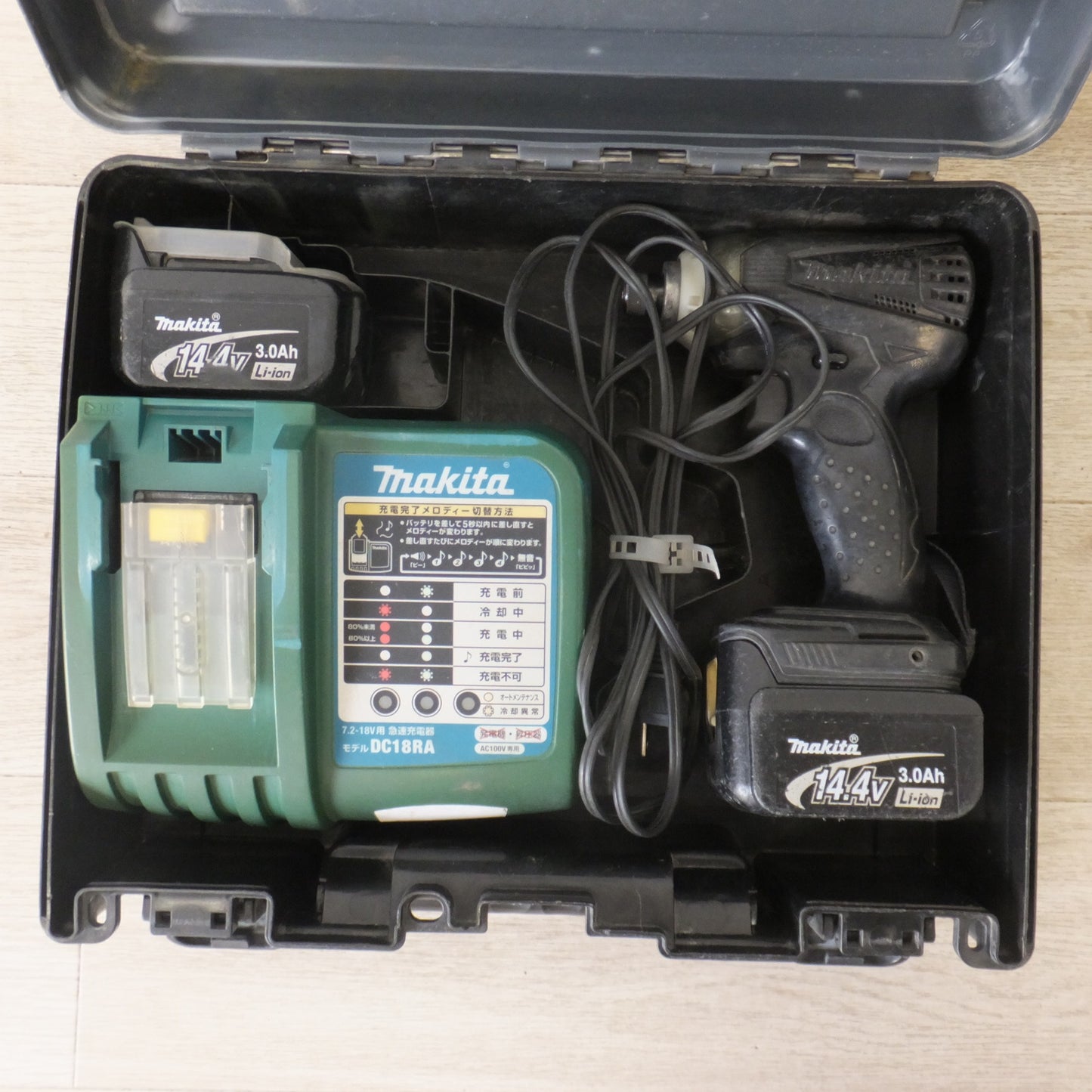 [送料無料] ★マキタ makita 充電式インパクトドライバ TD133DRFXB 14.4V★