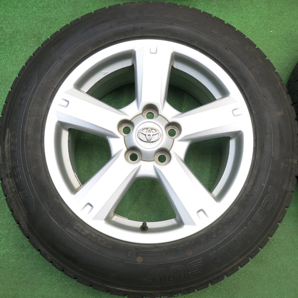 バリ溝！21年！キレイ！9.5分★トヨタ 30系 RAV4 純正 225/65R17 スタッドレス グッドイヤー アイスナビ SUV 17インチ PCD114.3/5H★5121405HAス