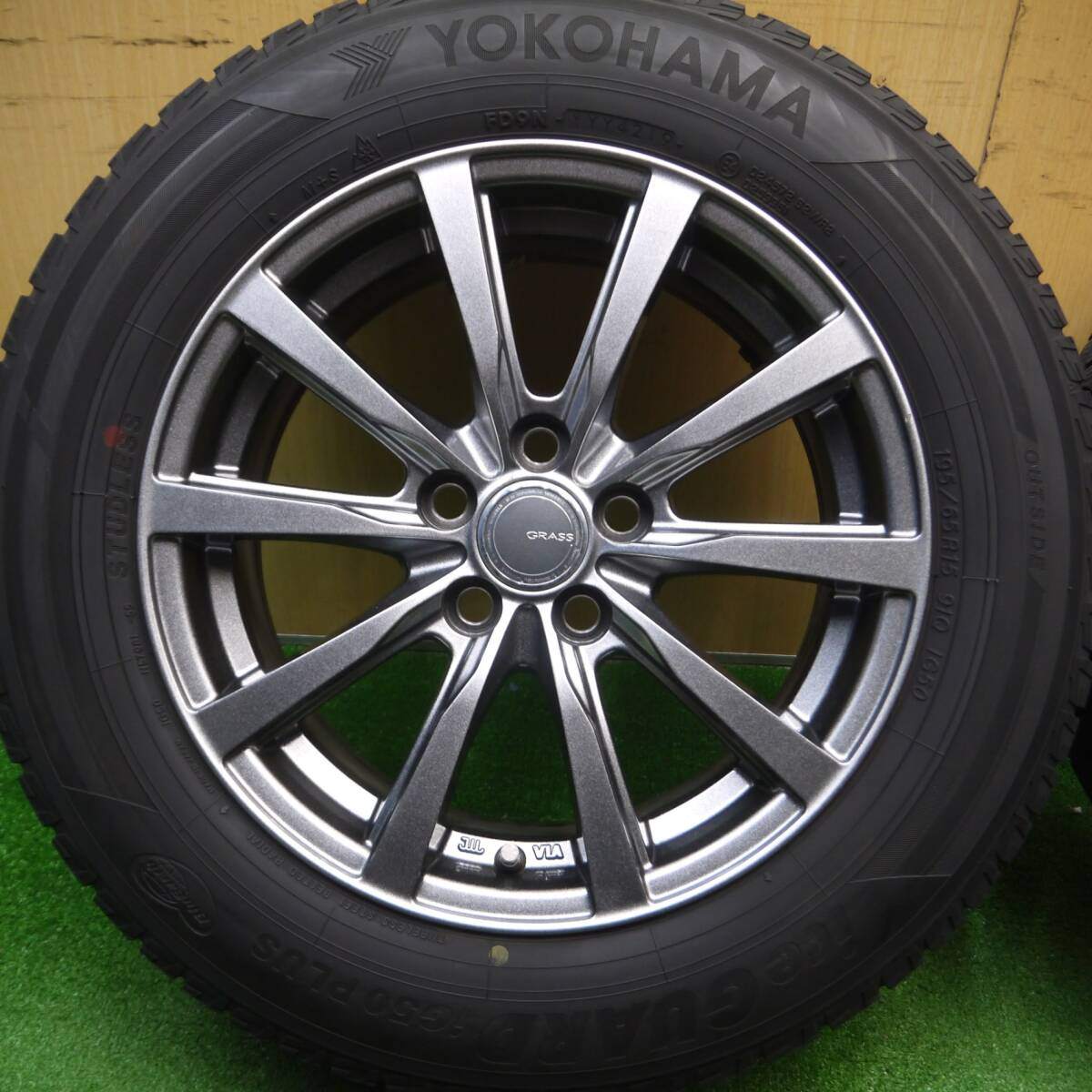 キレイ★プリウス 等 195/65R15 スタッドレス ヨコハマ アイスガード iG50 プラス GRASS グラス 15インチ PCD100/5H★5011506Hス