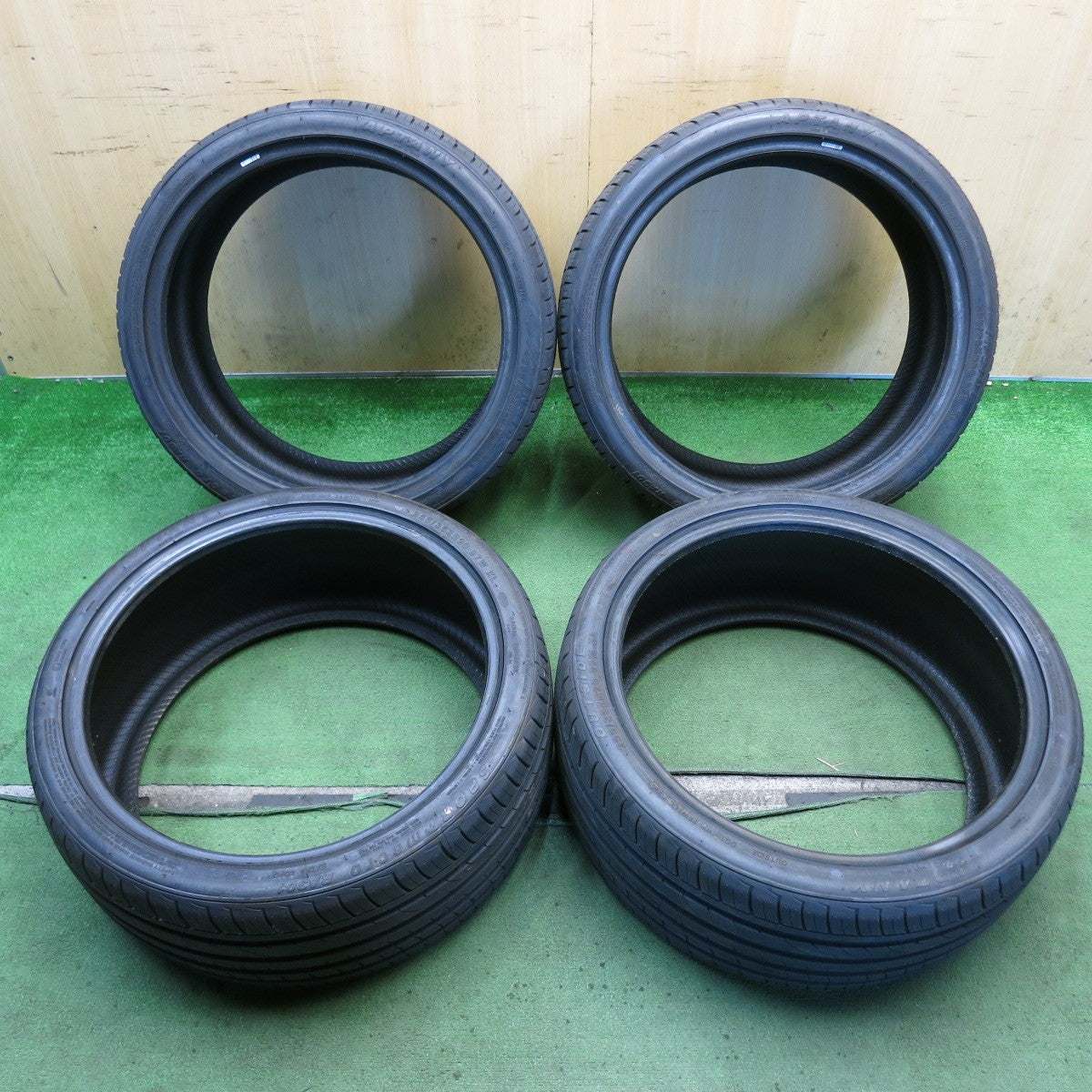 ほぼ未使用！25年◎255/35R20 アプタニー SPORT macro RA301 タイヤ 20インチ アウディ A5 A6 A7 ボルボ V90 S90 等◎6082602KKノタ