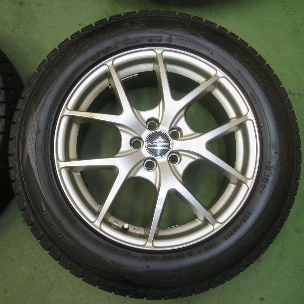 バリ溝！23年！9.5分★フォレスター 等 225/60R17 スタッドレス ダンロップ ウインターマックス SJ8 SJ8+ SCHNEIDER シュナイダー 17インチ PCD100/5H★6052204イス
