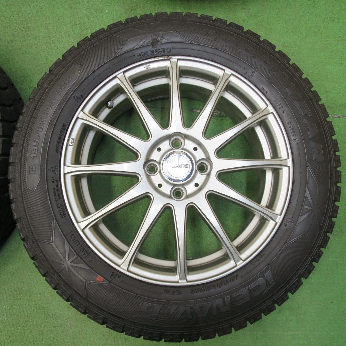 バリ溝！キレイ！8.5分★スタッドレス 195/65R16 グッドイヤー アイスナビ6 ravrion LUMIERE ラブリオン 16インチ PCD100/4H★5011602イス