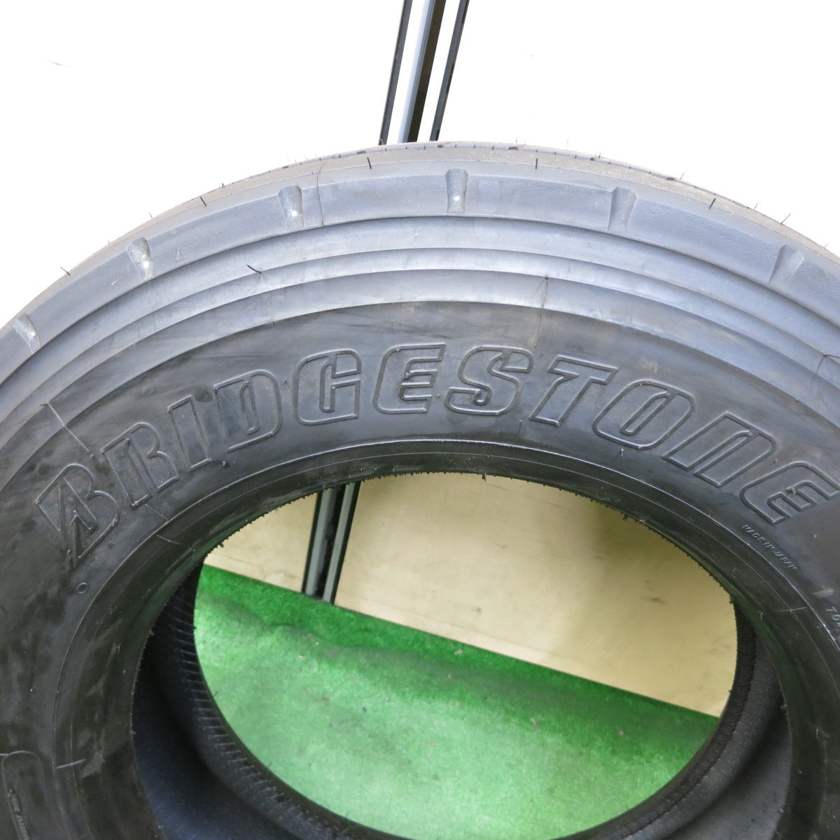 新車外し！25年！1本★トラック タイヤ 265/70R19.5 140/138J ブリヂストン R173 19.5インチ★5100705ナノタ