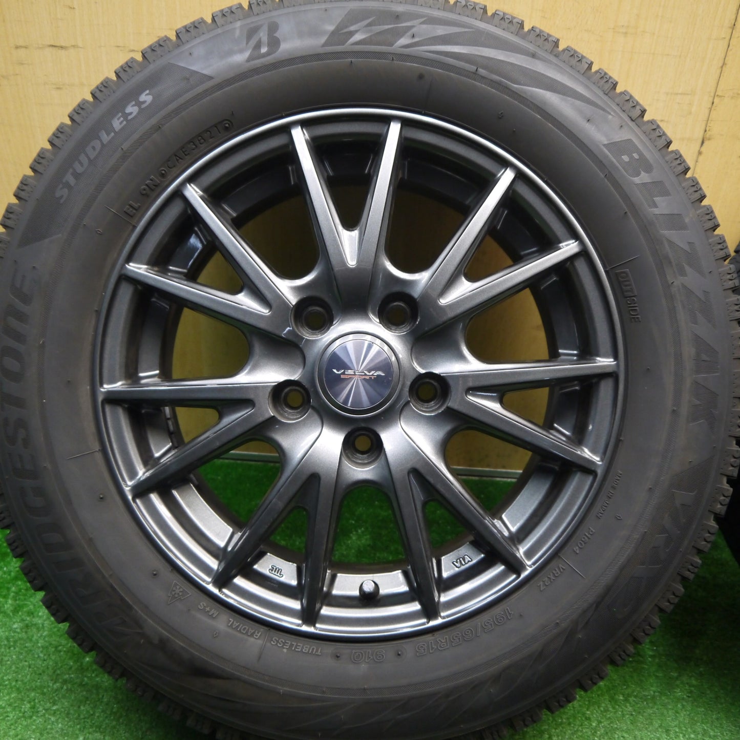 キレイ！21年★スタッドレス 195/65R15 ブリヂストン ブリザック VRX2 VELVA SPORT ヴェルヴァ 15インチ PCD114.3/5H★5121605Hス