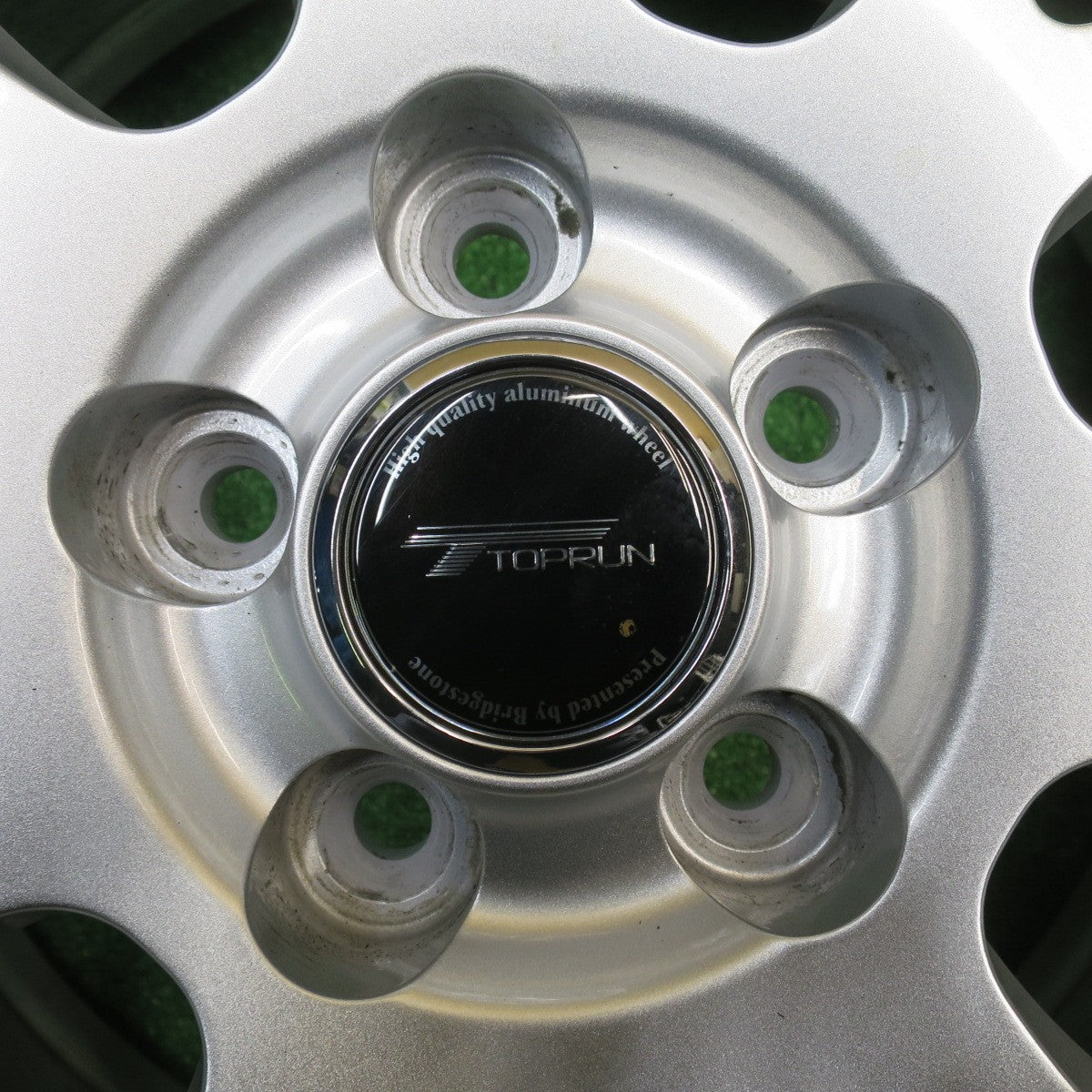 ほぼ未使用！24年！キレイ★プリウス 等 195/65R15 スタッドレス ブリヂストン ブリザック VRX2 TOPRUN トップラン 15インチ PCD100/5H★5102204NJス