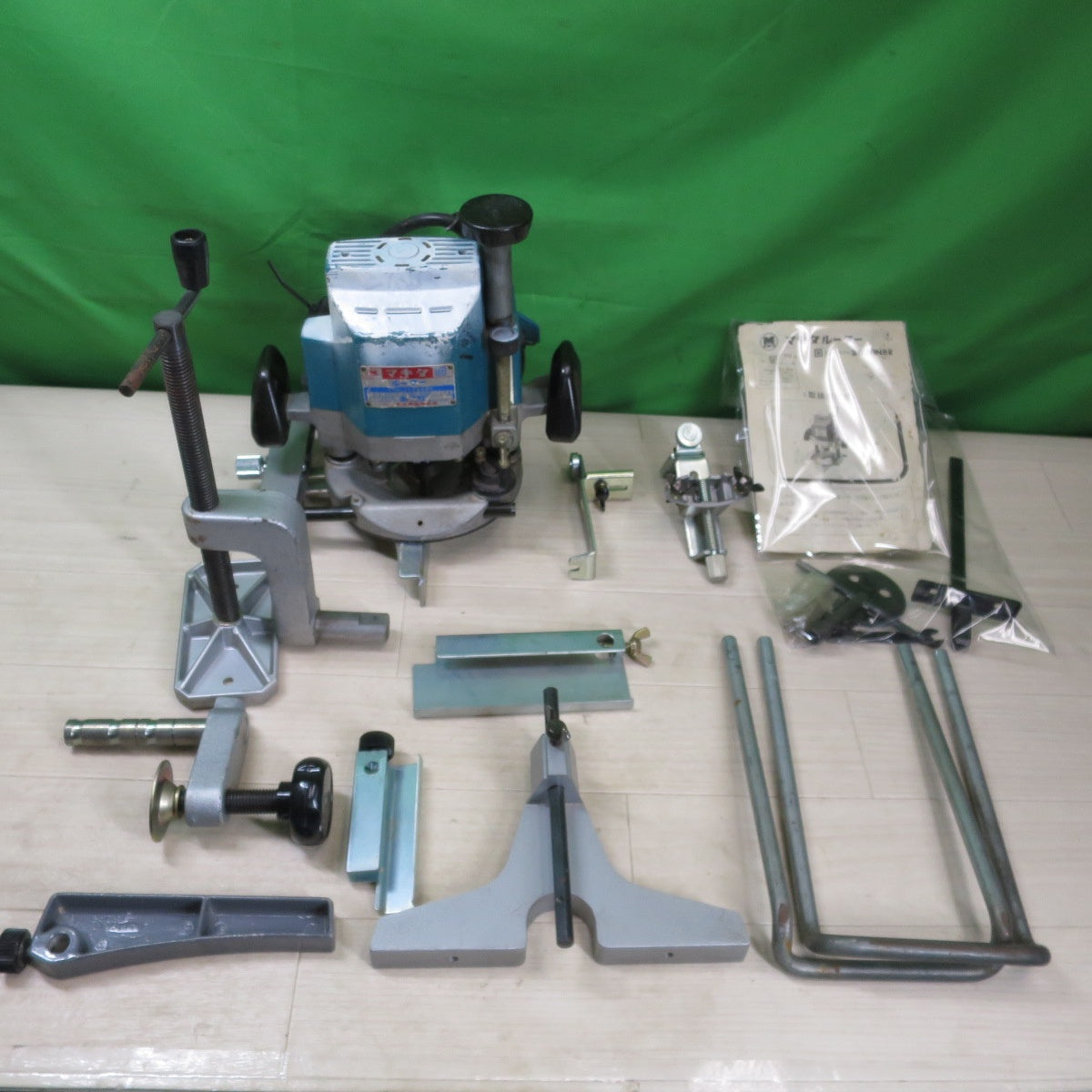 [送料無料] ☆マキタ ルーター 3600NBR 電動 工具 面取り 木工 木材 加工 切削 トリマー 100V 現状品☆