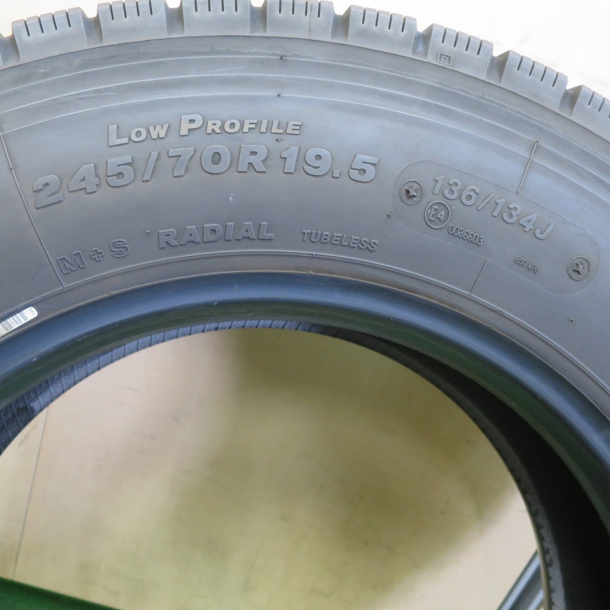 未使用！1本◎トラック タイヤ 245/70R19.5 136/134J ブリヂストン M888 ミックス オールシーズン 19.5インチ◎6082807イスタ
