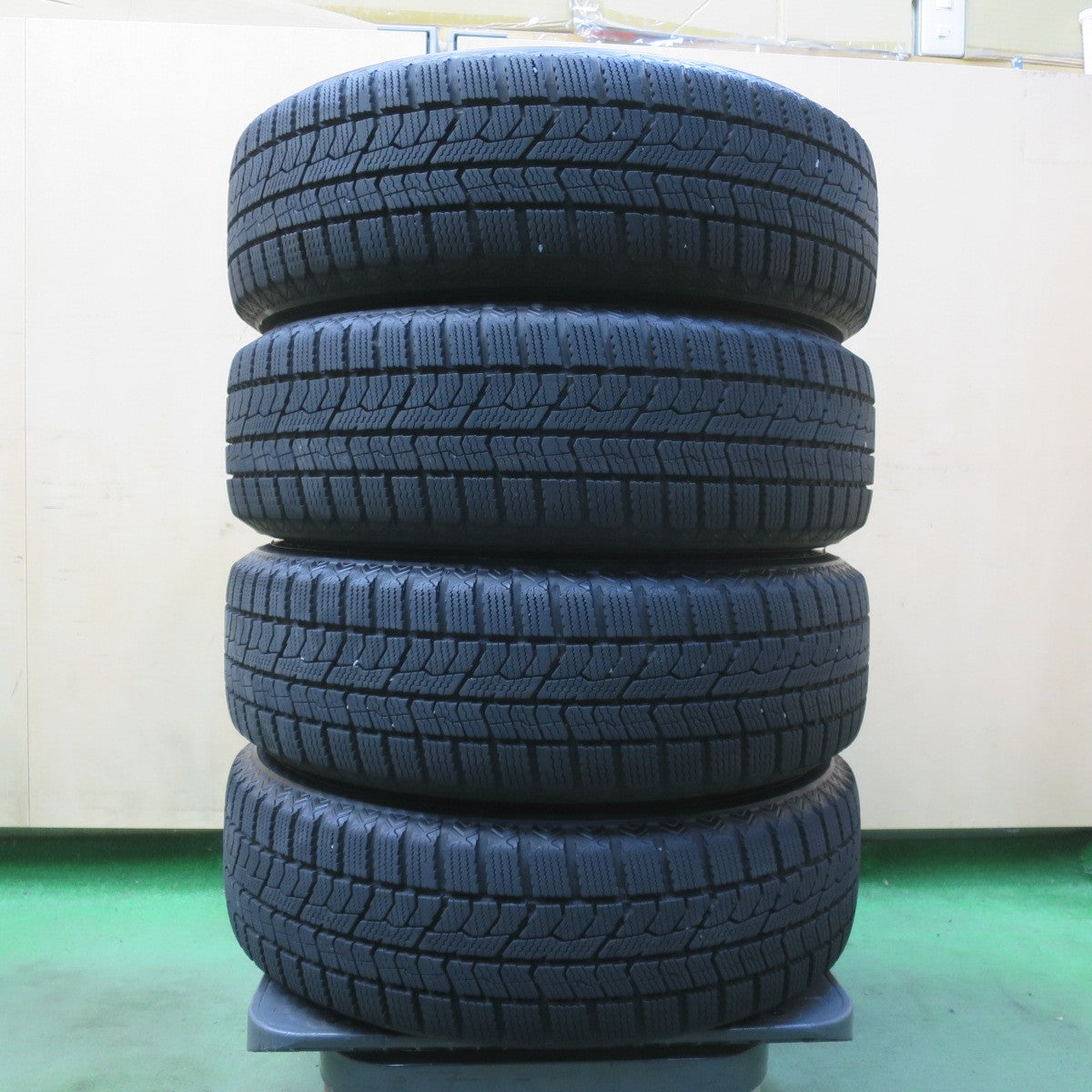 バリ溝！23年！キレイ！9分◎スタッドレス 165/65R14 トーヨー オブザーブ GIZ2 Exceeder エクシーダー 14インチ PCD100/4H◎6061504イス