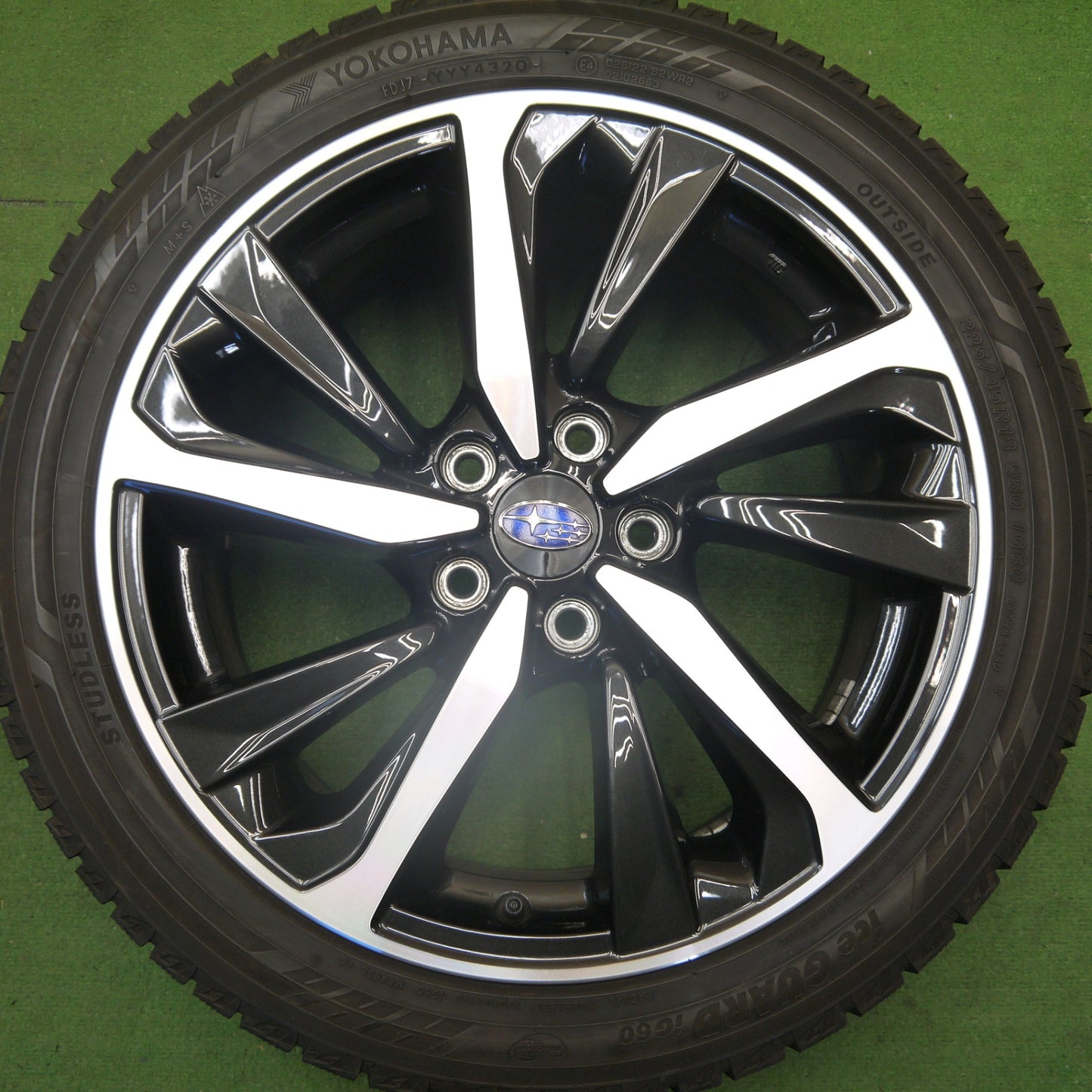 バリ溝！キレイ！8.5分★スバル VN レヴォーグ 純正 225/45R18 スタッドレス ヨコハマ アイスガード iG60 18インチ PCD114.3/5H★6040607Hス