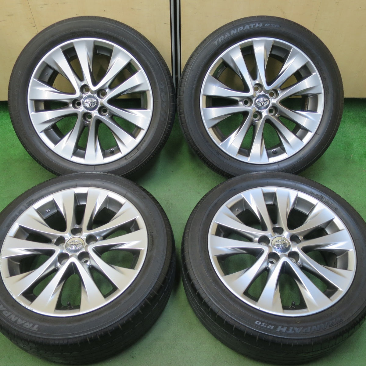 キレイ★トヨタ 20系 アルファード ヴェルファイア 純正 235/50R18 トーヨー トランパス R30 18インチ PCD114.3/5H★5072402TTノ