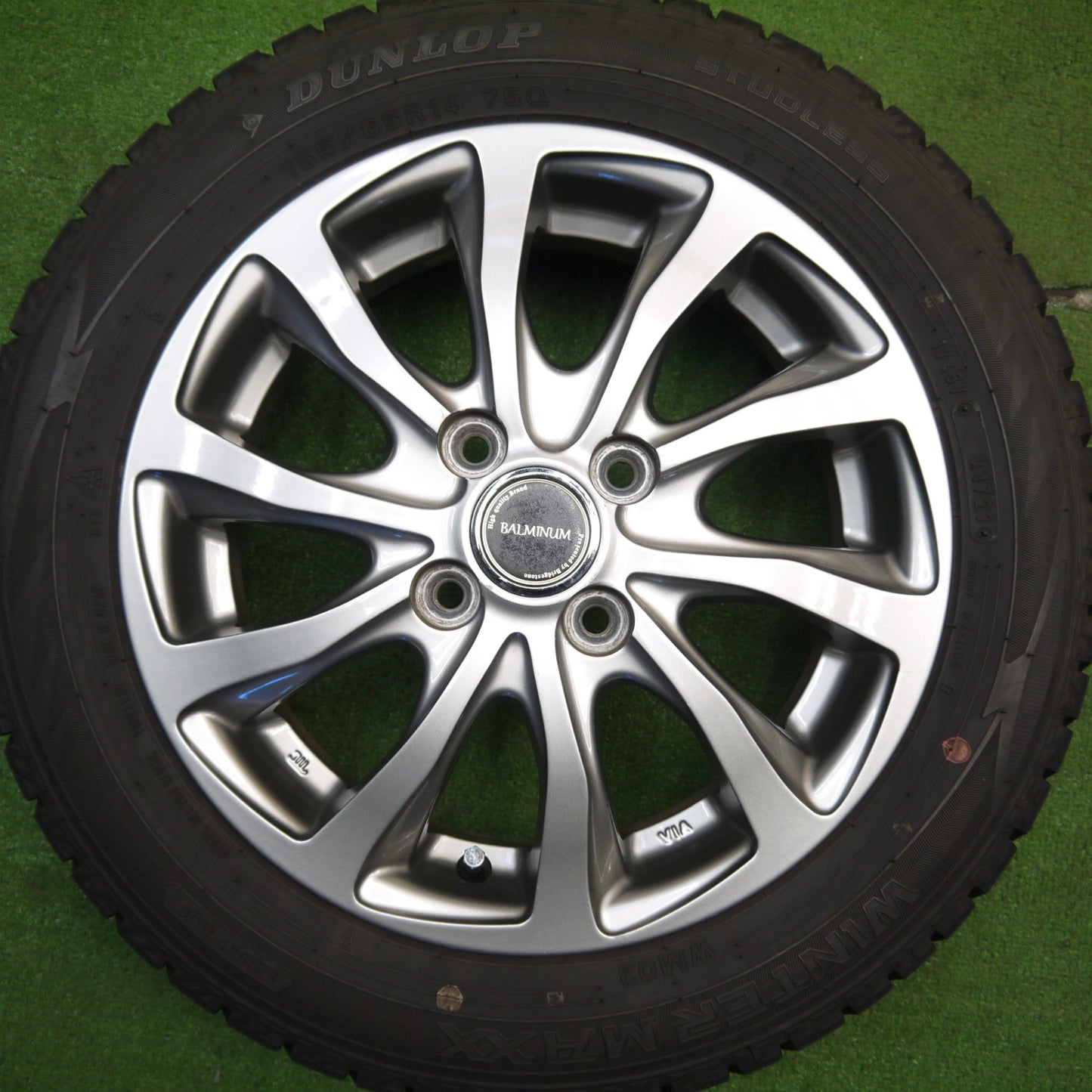 バリ溝！23年！キレイ！9.5分★スタッドレス 155/65R14 ダンロップ ウインターマックス WM02 BALMINUM バルミナ 14インチ PCD100/4H★5042107Hス