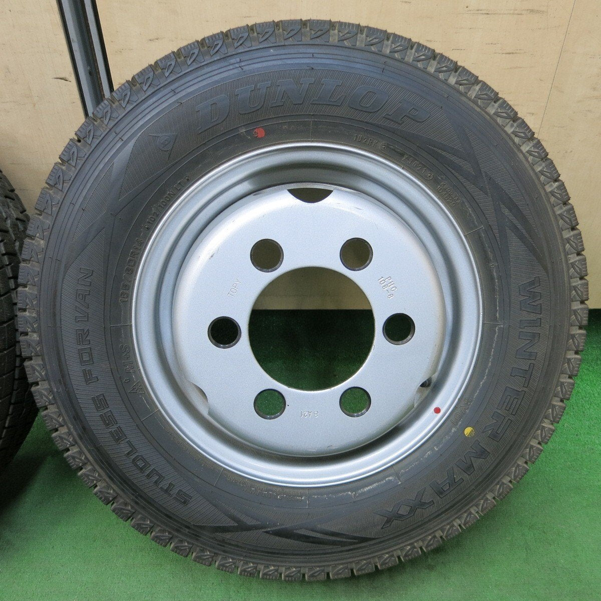 バリ溝！21年！9.5分以上★トラック タイヤ 185/80R14 102/100N スタッドレス ダンロップ ウインターマックス SV01 TOPY スチール 108-8 PCD184.15/6H★5030701ナス