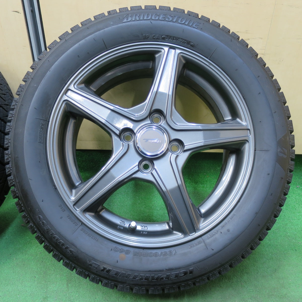 [送料無料] バリ溝！21年！キレイ！9.5分★スタッドレス 185/60R15 ブリヂストン アイスパートナー2 TOPRUN トップラン 15インチ PCD100/4H★4112203イス
