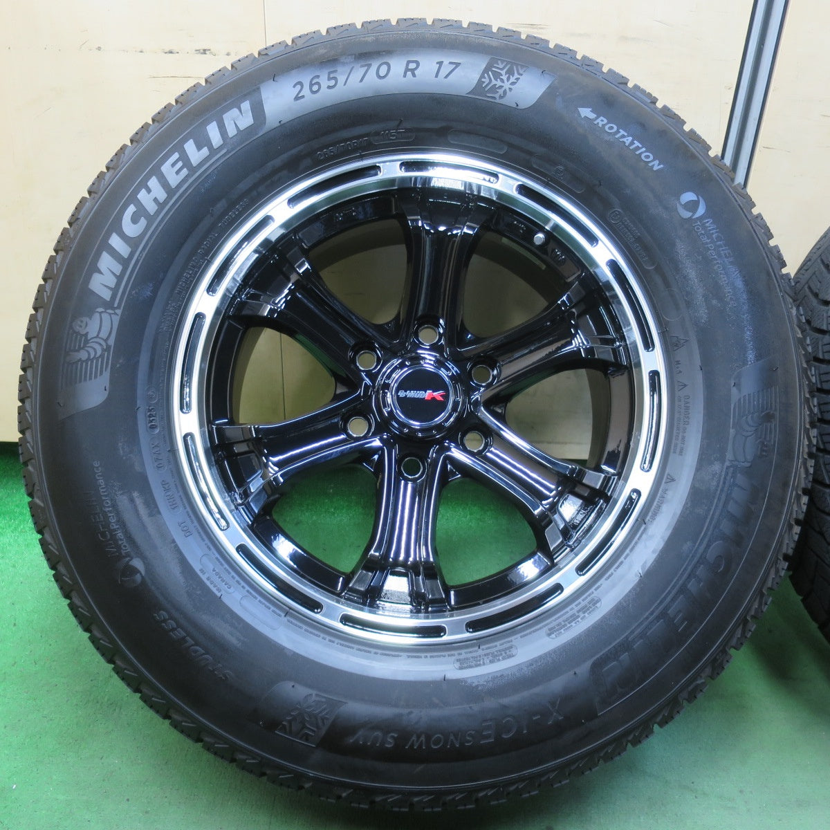 超バリ溝！23年！キレイ！ほぼ10分★スタッドレス 265/70R17 ミシュラン X-ICE SNOW SUV B-MUD K 17インチ PCD139.7/6H★5101709イス