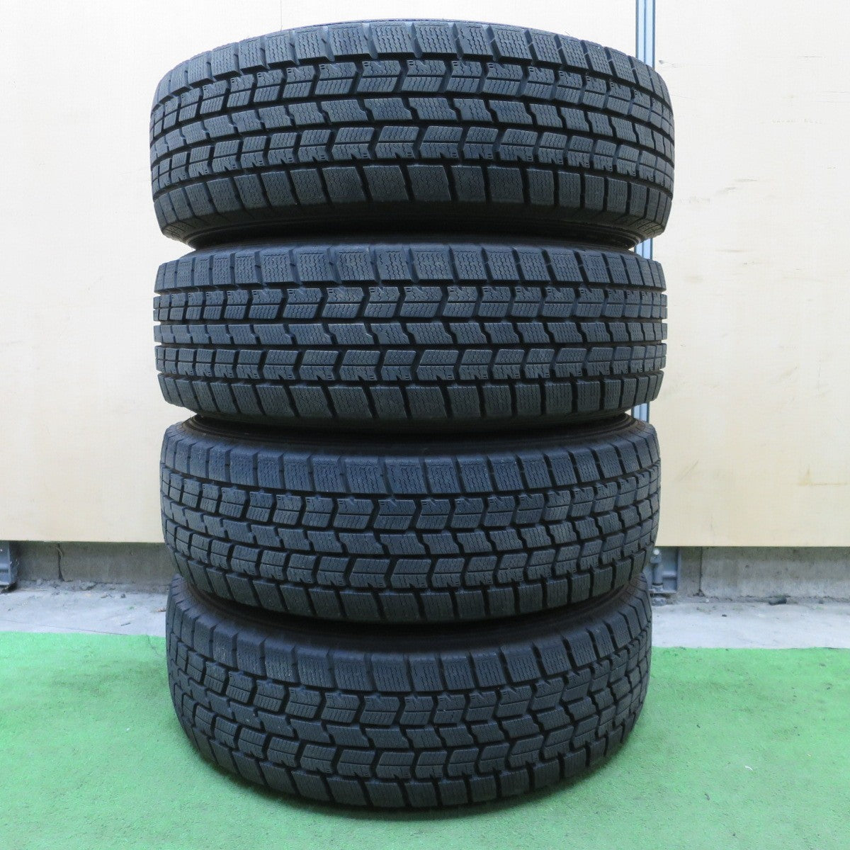 バリ溝！24年！キレイ！9.5分★スタッドレス 185/70R14 グッドイヤー アイスナビ7 NEXTA ネクスタ 14インチ PCD100/4H★6051101NGス