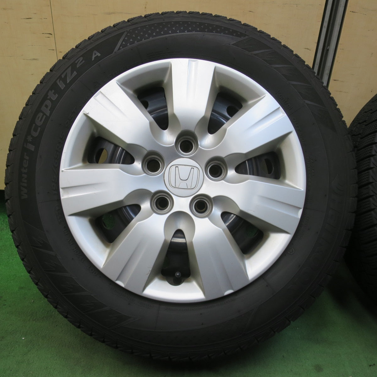 4本価格★ホンダ ステップワゴン 純正 スチール 195/65R15 スタッドレス ハンコック ウインター アイセプト IZ2A 15インチ PCD114.3/5H★6021012イス