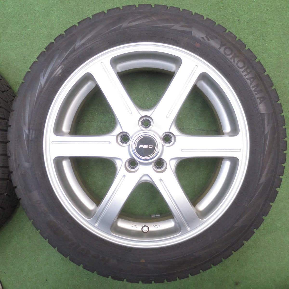 バリ溝！キレイ！9.5分以上★ラクティス 等 185/60R16 スタッドレス ヨコハマ アイスガード iG70 FEID フェイド 16インチ PCD100/5H★6032502NJス