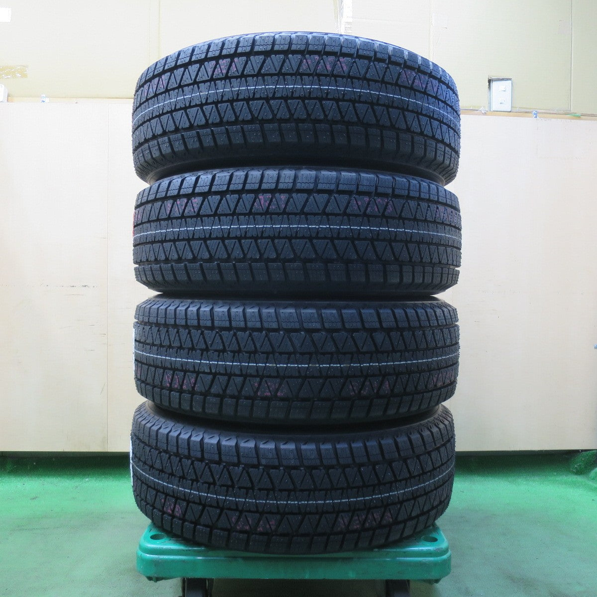 未使用★スタッドレス 225/65R17 ブリヂストン ブリザック DM-V3 B-win 社外 アルミ 17インチ PCD114.3/5H★5122905イス
